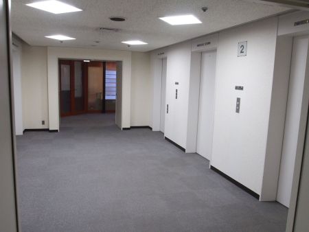 2階エレベーターホール